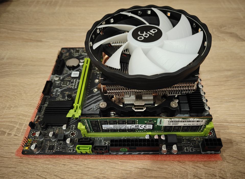 Комплект Intel X99-P4 + Xeon E5 2667 V4  + 32ГБ DDR4 (16gb+16gb) +  Aigo TopFlow 4трубки