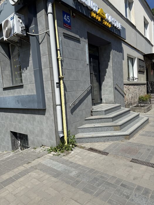 Продаж фасадного приміщення  в центрі міста  вул.Винниченка