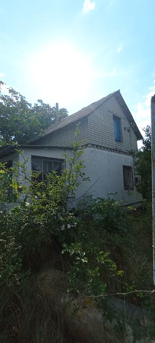 Продам небольшую дачу в Новоселовке, печка , скважина, торг