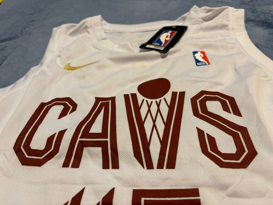 T-shirt CAVALIERS branca