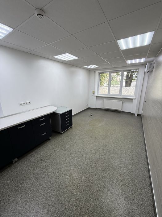 Продаж комерційного приміщення з ремонтом, 80 м², по вул. Одеська