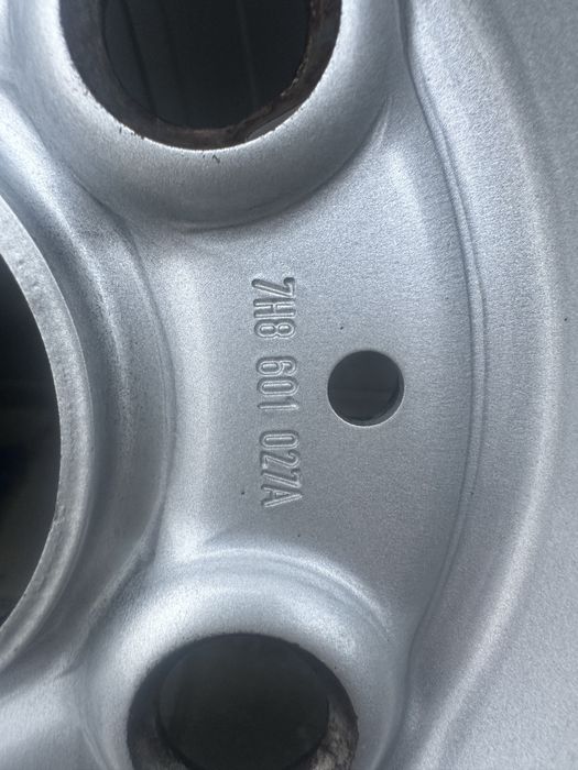 Kola 215/65R16 c vw t5 orginal stan jak nowe