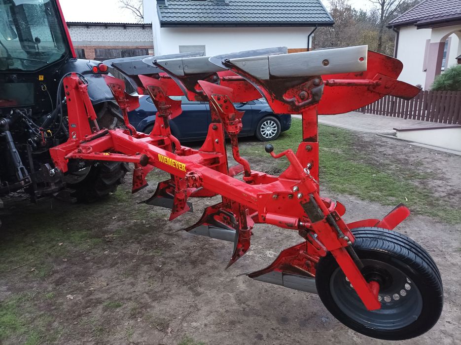 Pług 3 skibowy obrotowy NIEMEYER