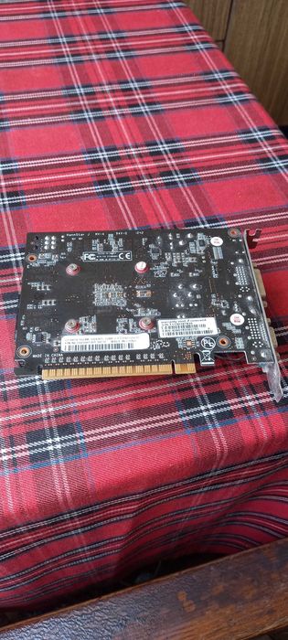 Видеокарта нерабочая. GTX650.