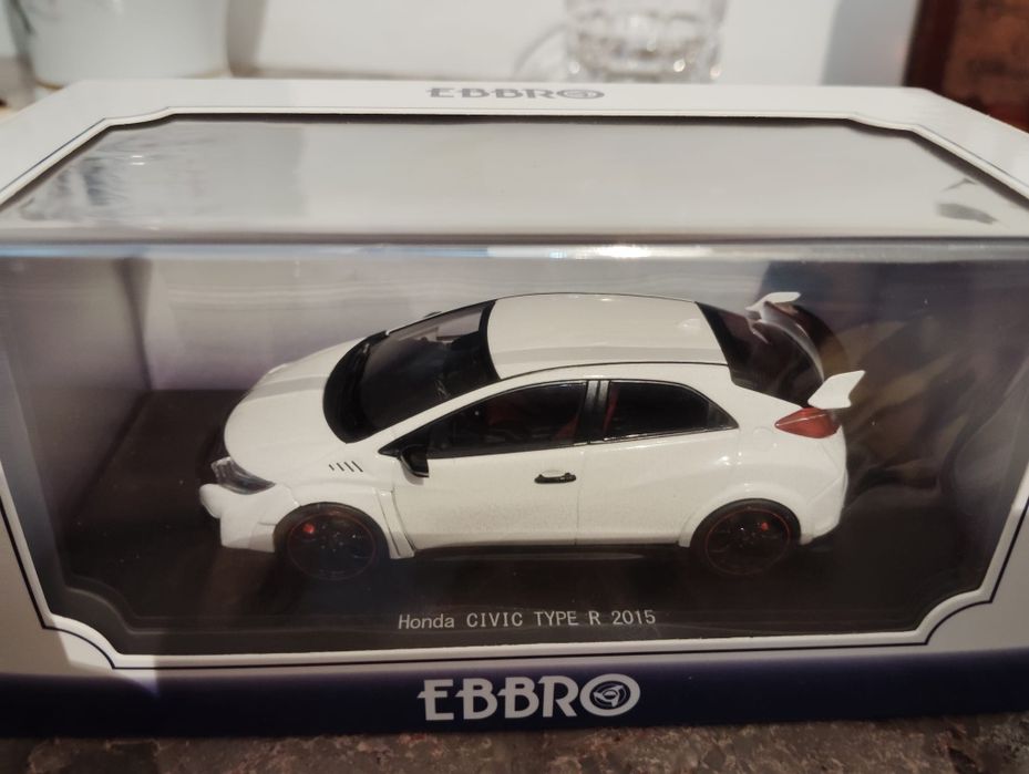 Ebbro miniaturas 1:43