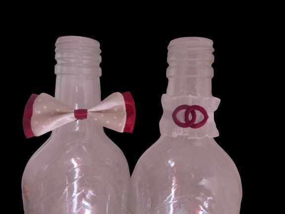 Zawieszki na alkohol wódkę muszki na gumce 110szt. bordowo-kremowe