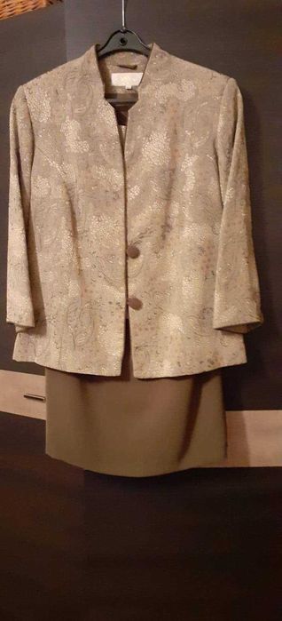 Garsonka z długą spódnicą r. 42