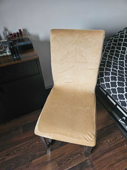 Pokrowce na krzesła miękkie welurowe beżowe 4 sztuki komplet