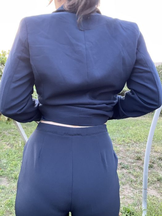 класичний костюм для жінок темно синій