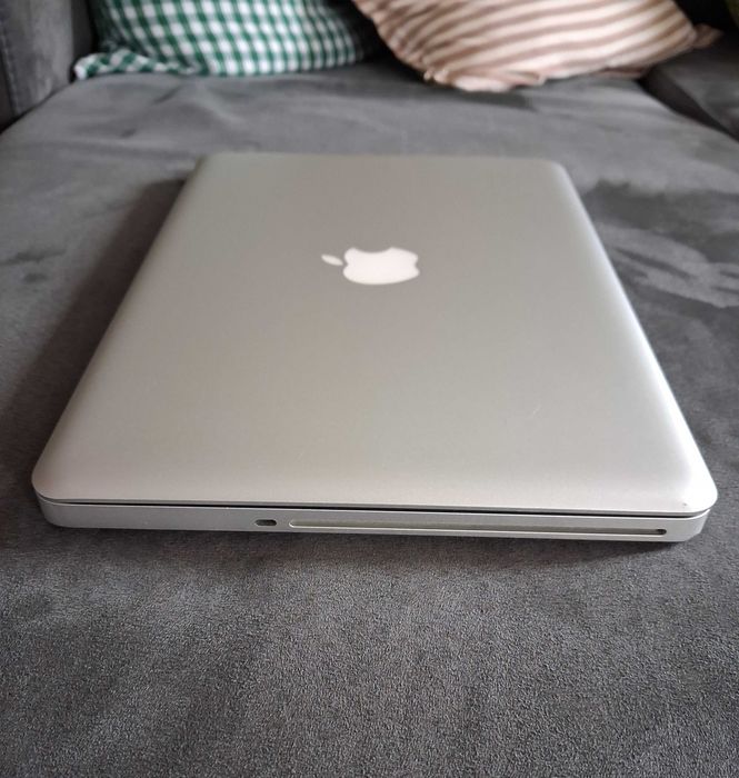 MacBook Pro 13" (i7 | 16GB RAM | SSD 512GB Samsung PRO) – Bateria como Nova (263 Ciclos)