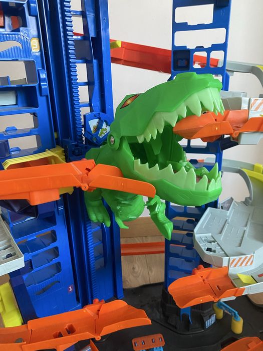 Hot Wheels Mega Garaż T-Rexa – mało używany