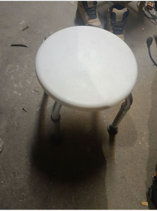 Taboret regulowany