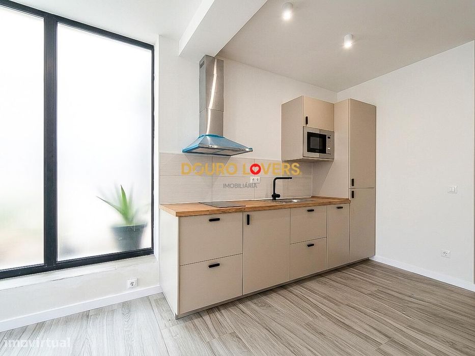 Apartamento T0 à venda na Rua da Constituição