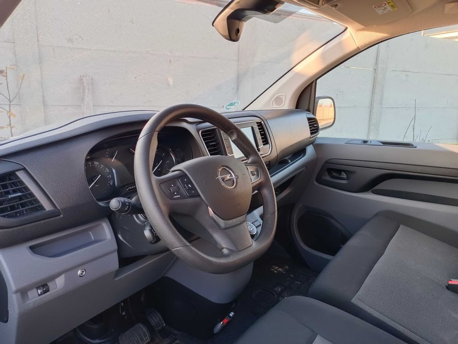 Opel Vivaro C Expert Jumpy Scudo Automat niski przebieg Środa ...