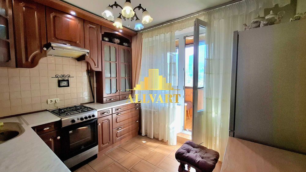 Продаж 3 кімнатної квартири з ремонтом, Березняки, пр Тичини 3й поверх