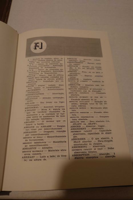 Dicionário de Termos Técnicos - Inglês-Português (1ª edição)