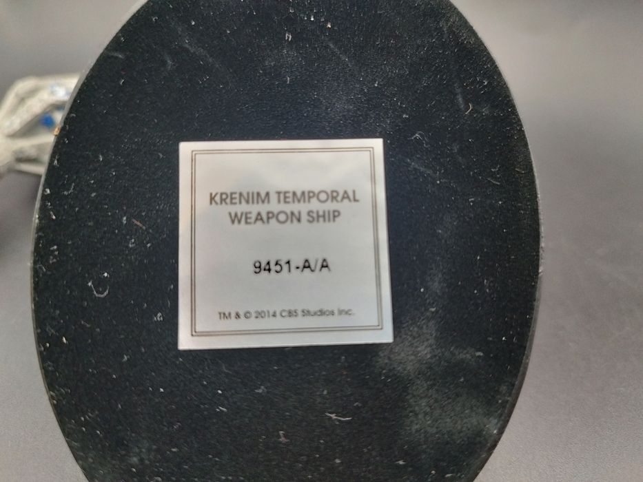 Eaglemoss Star Trek  Krenim Temporal Weapon Ship Starship & Mag.