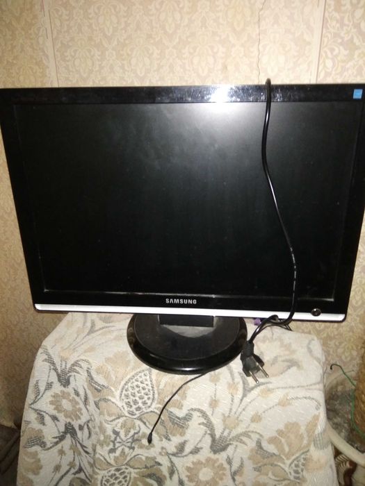 Продам мониторы не рабочие для починки или разборки