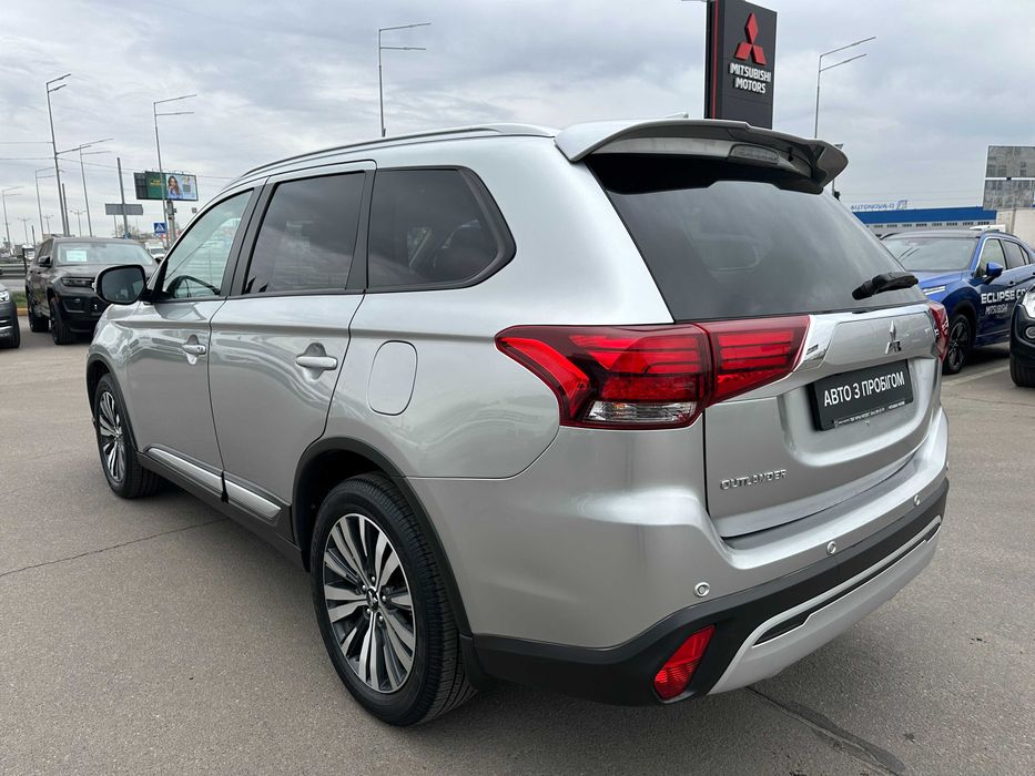 Mitsubishi Outlander Instyle 2022