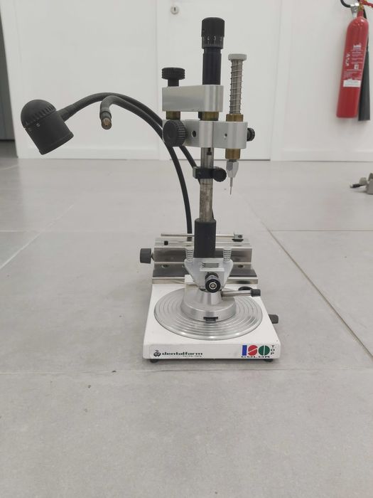 Vendo Pararelómetro da marca Dentalfarm