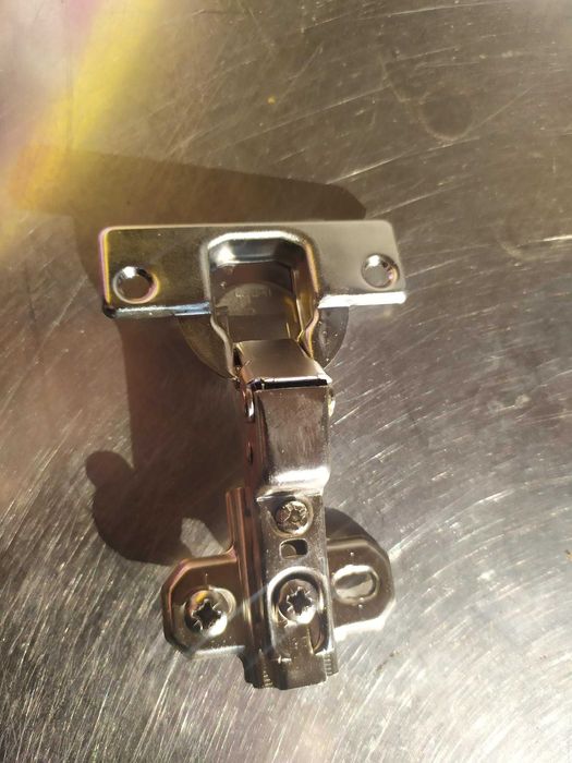 zawias zawiasy uchwyt do szafki hettich