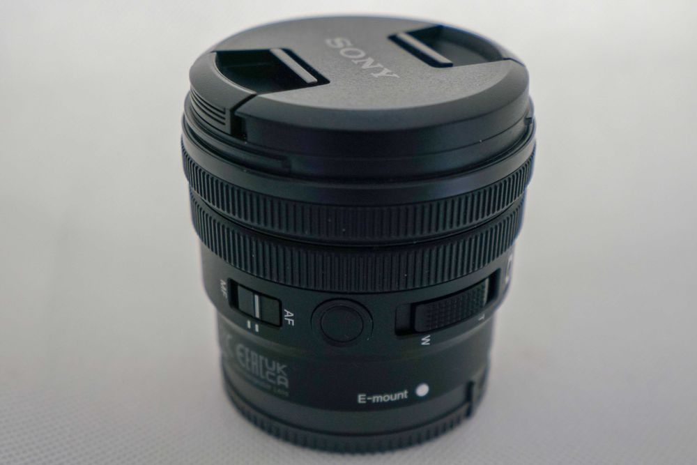 SONY E PZ 10-20 mm F4 G - lente aps-c com zoom motorizado