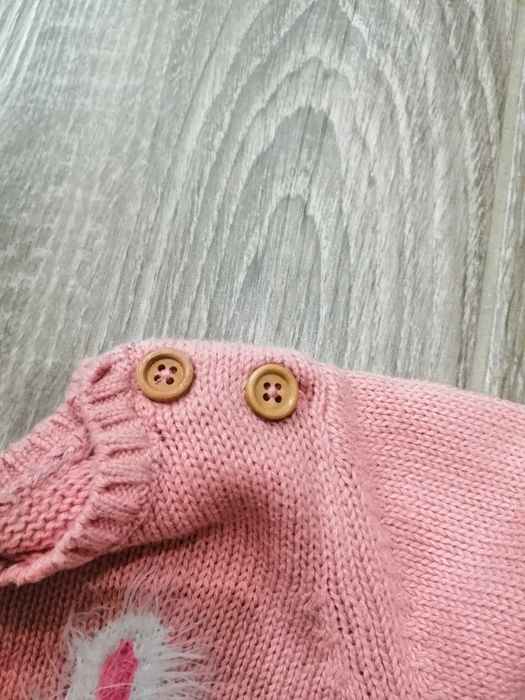 Sweterek dziewczęcy