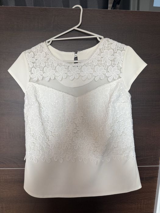 Elegancka biała bluzka M