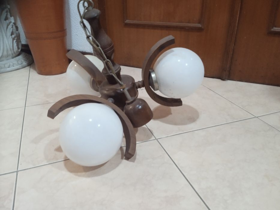 Candeeiro teto de madeira