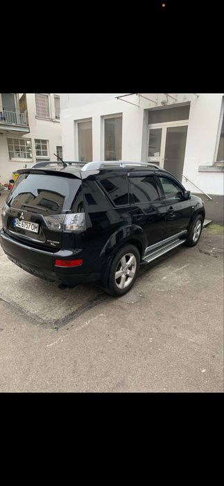 Mitsubishi Outlander XL
