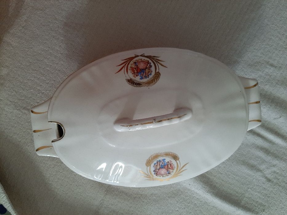 Terrina com tampa e jarro - Fábrica porcelana de Aveiro