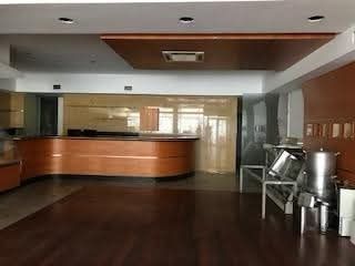 Loja com 300m2 vila nova de gaia