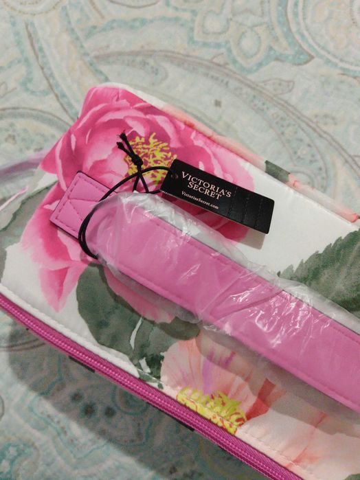Bolsa de maquilhagem Vitória Secret Bombshell floral