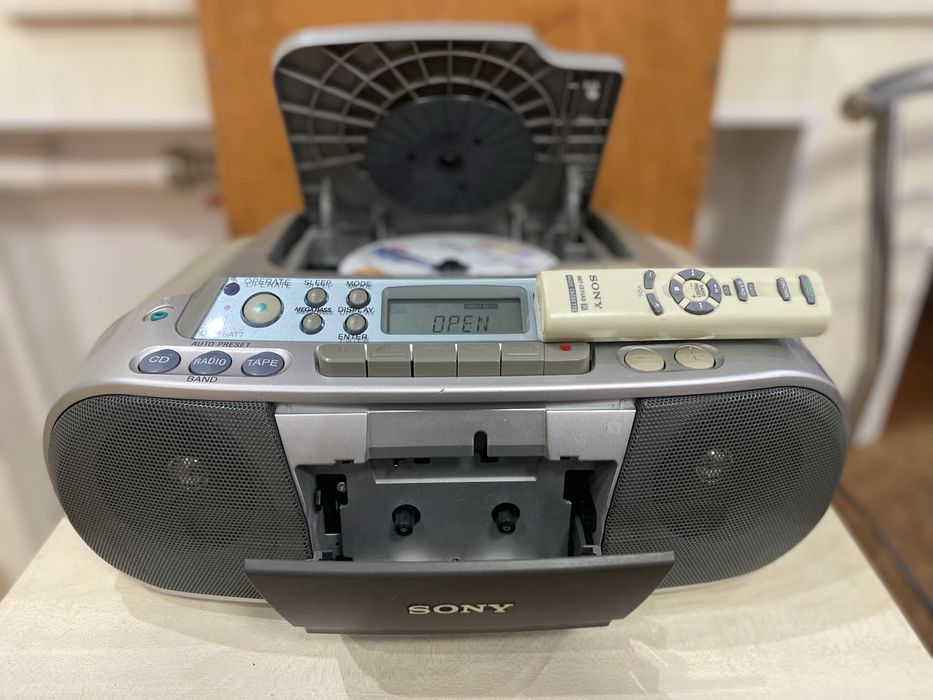 Магнитофон SONY,  CD, Радио, Кассеты