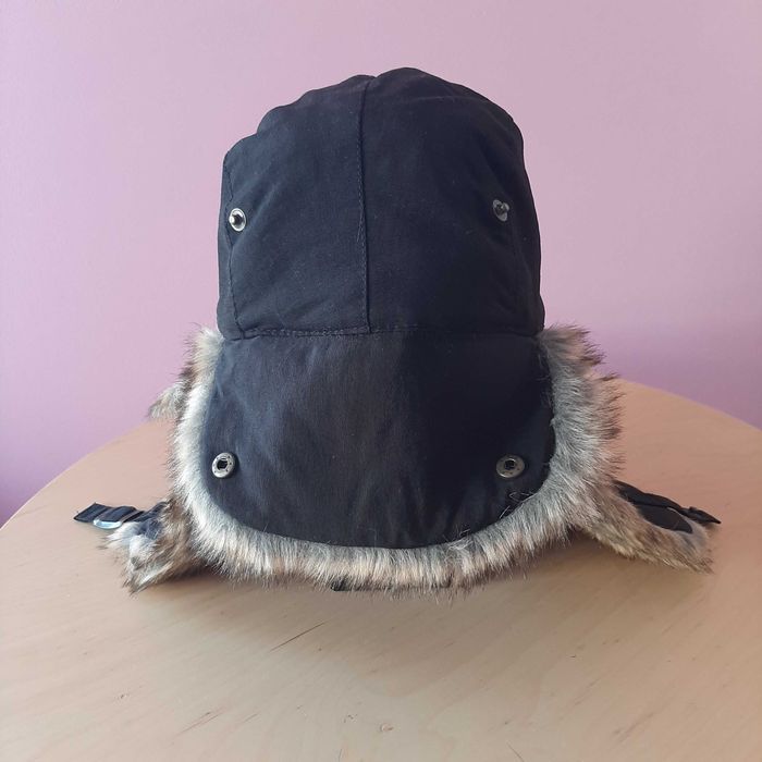 Chapéu Preto de Inverno com Pelo