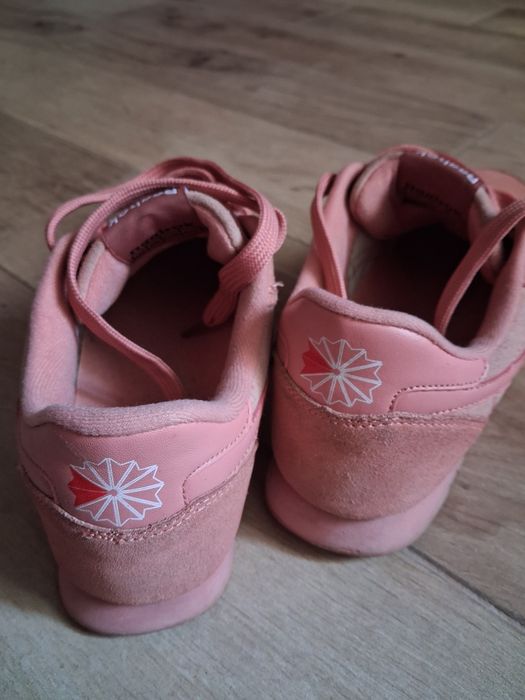 Натуральные кроссовки