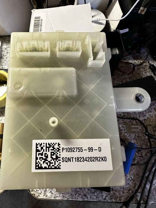 1092755-99-D блок управління порту заряджання Tesla Model 3