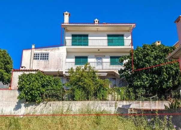 Moradia V4+2 no Murganhal, Oeiras, junto à Cidade do Futebol/Jamor