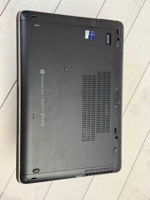 HP 840 G2 i5-5200 AMD R7 M260X 1gb 8ram ssd 128   Гарантія !