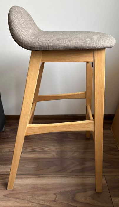 hokery drewniane do barku