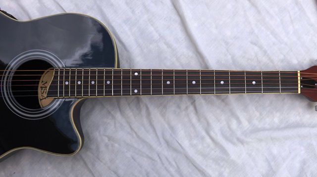 Guitarra roundback tipo ovation castanha clássica