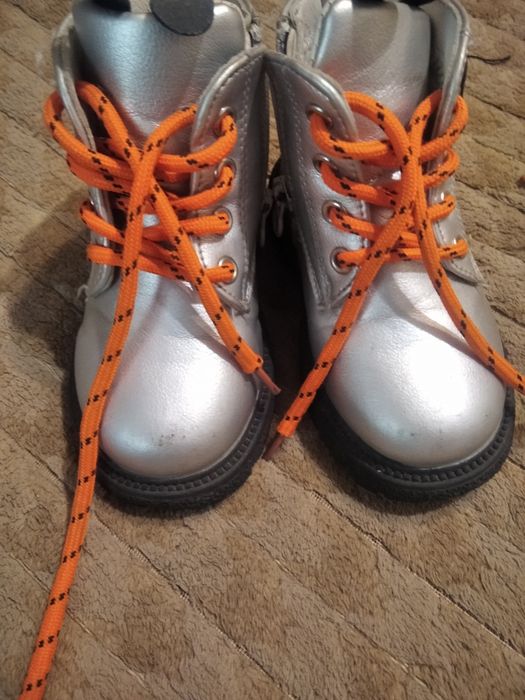 Продам дитячі осінь весна ботінки 23 розмір