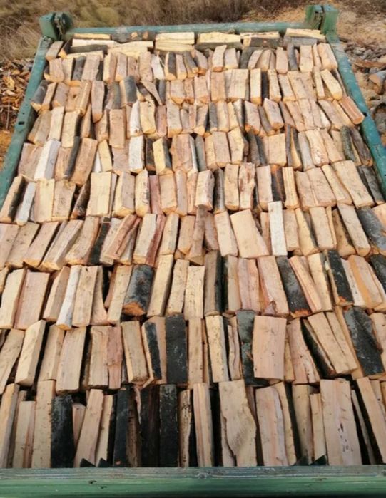 Дрова дуб акація складено рівно без посередників. 3-8-10-40 м3