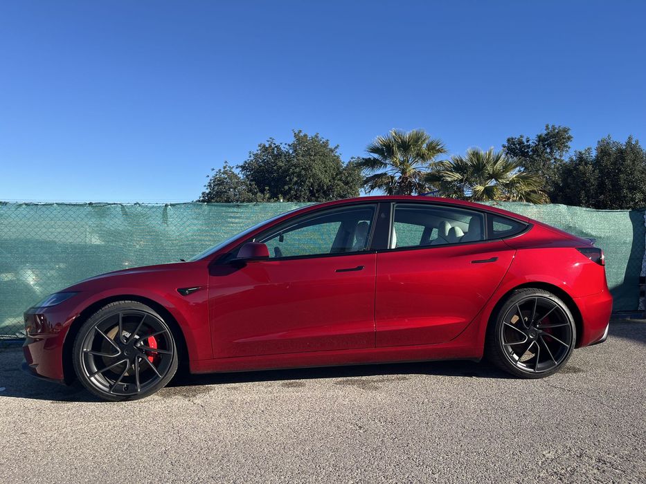 Tesla Model 3 Performance Tração Integral
