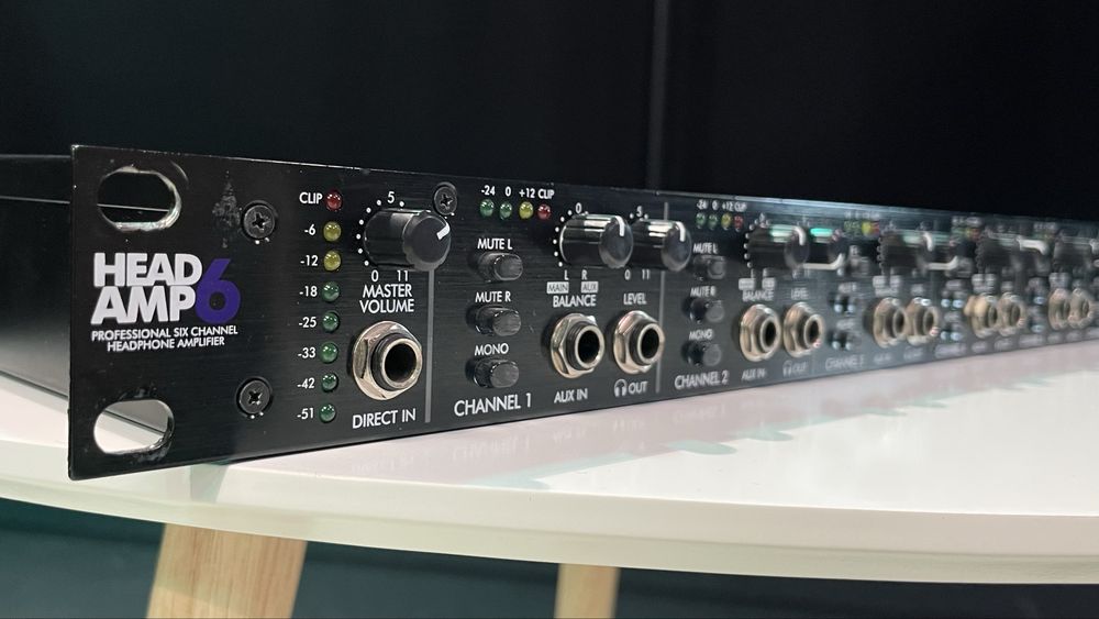 ART HeadAmp 6 (amplificador de auscultadores)