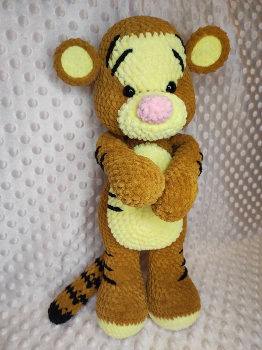 Maskotka Tygrysek na szydełku.