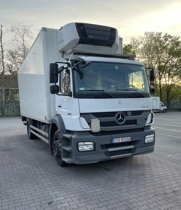 Mercedes-Benz AXOR  Mercedes AXOR 18-240  Chłodnia