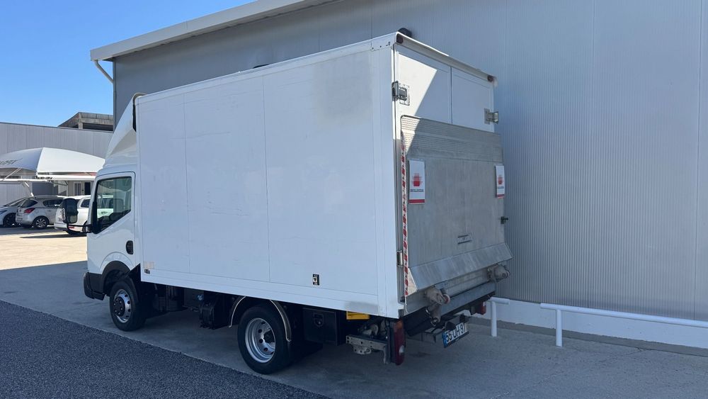 Nissan Cabstar with Lifting Platform NT 400 3.0 dCi