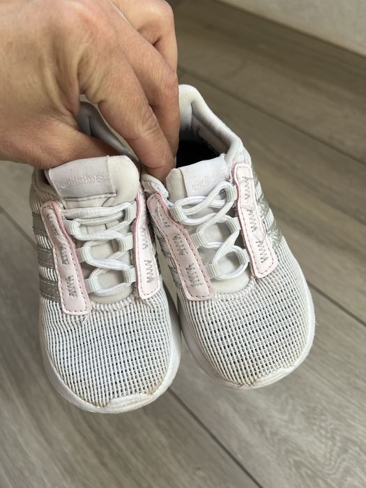 Кросівки adidas 14см 22 розмір