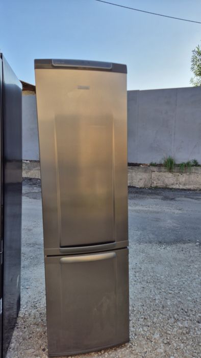 Продам бу двокамерний холодильник Electrolux висота 2 м , робочий